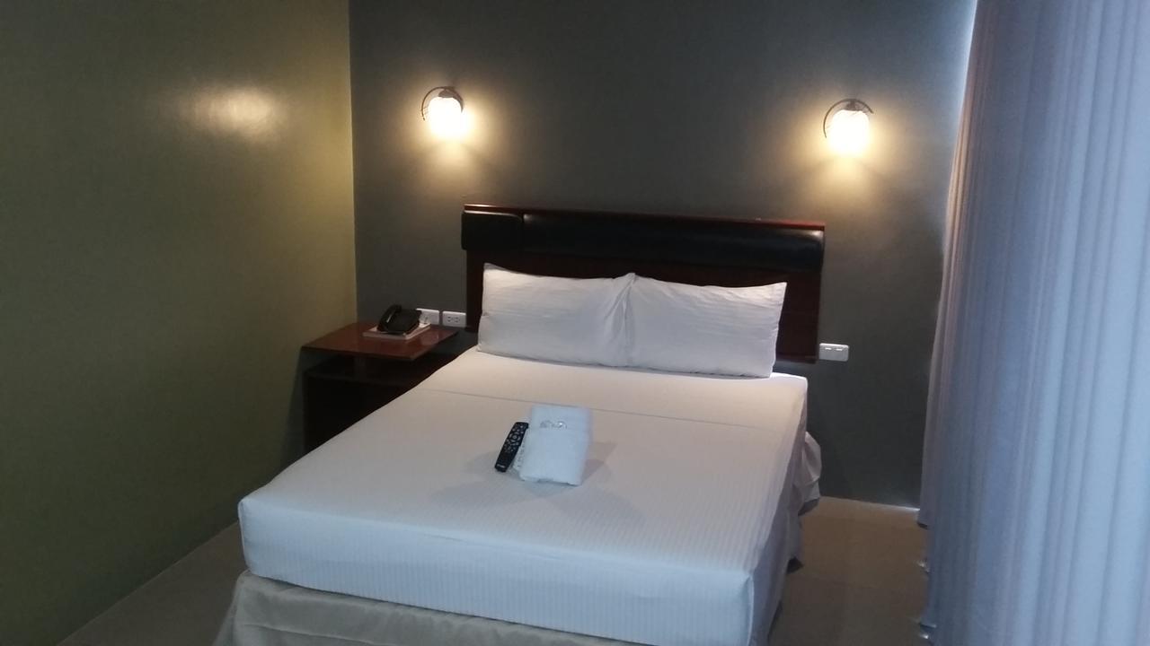 Win Hotel & Casino Talisay  Eksteriør billede